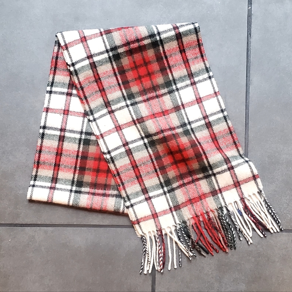 NWT Ballantrae Lambswool Fringed Scarf